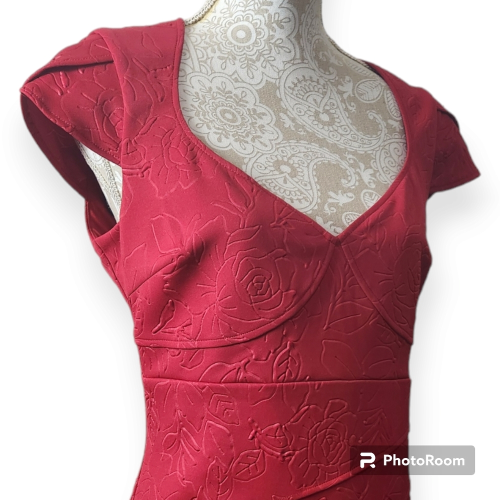Guess Los Angeles Belle Crimson Valentines Day BodyCon Dress size 12 - Picture 4 of 16